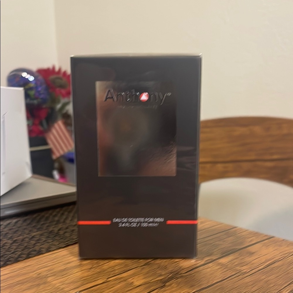 Antthony Black and Red Accessory